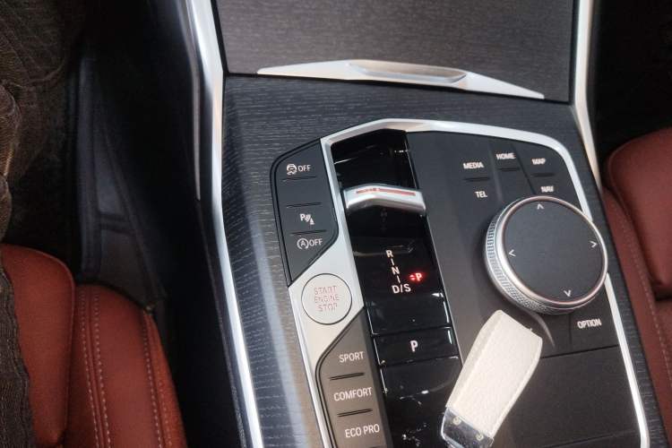 Used BMW 3 Series 2025 325Li M Sport Package Gear Lever