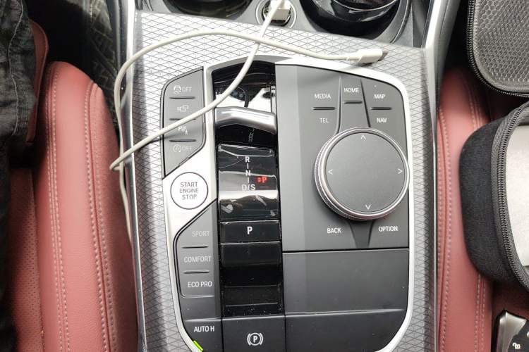Used BMW 3 Series 2025 330Li M Sport Shadowline Package Gear Lever