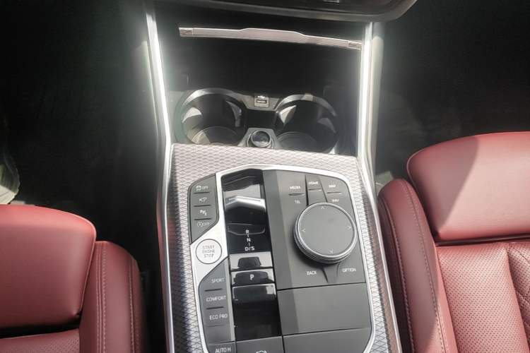 Used BMW 3 Series 2025 330Li M Sport Shadowline Package Gear Lever
