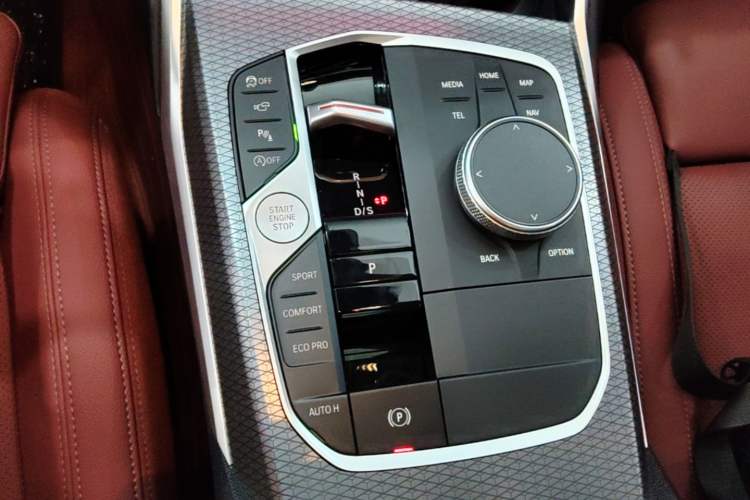 Used BMW 3 Series 2025 330Li M Sport Shadowline Package Gear Lever