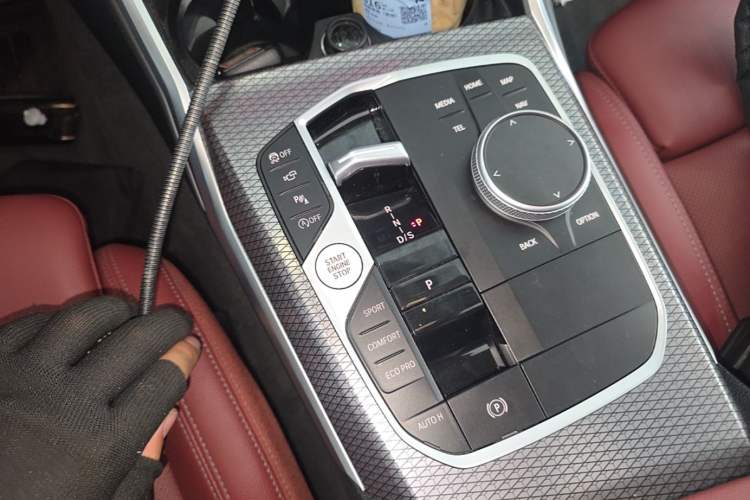 Used BMW 3 Series 2025 330Li M Sport Shadowline Package Gear Lever