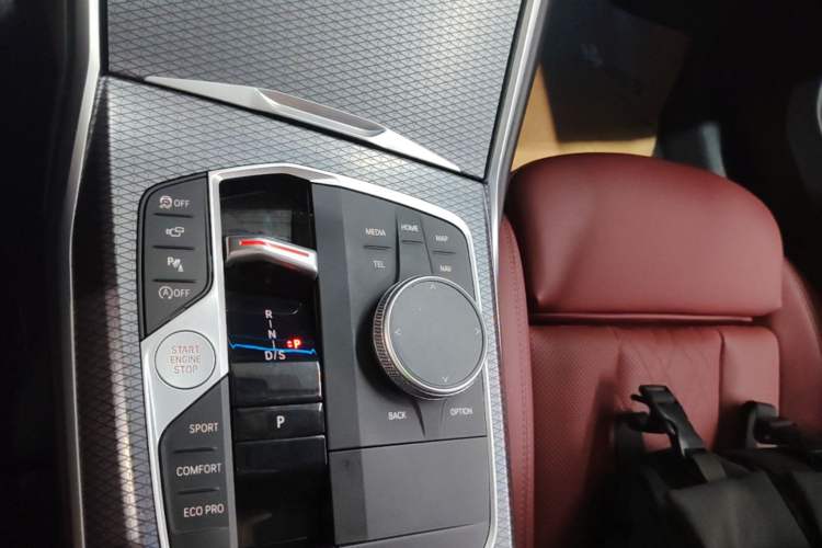 Used BMW 3 Series 2025 330Li M Sport Shadowline Package Gear Lever