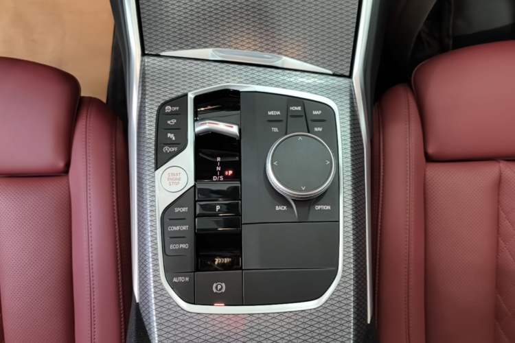 Used BMW 3 Series 2025 330Li M Sport Shadowline Package Gear Lever