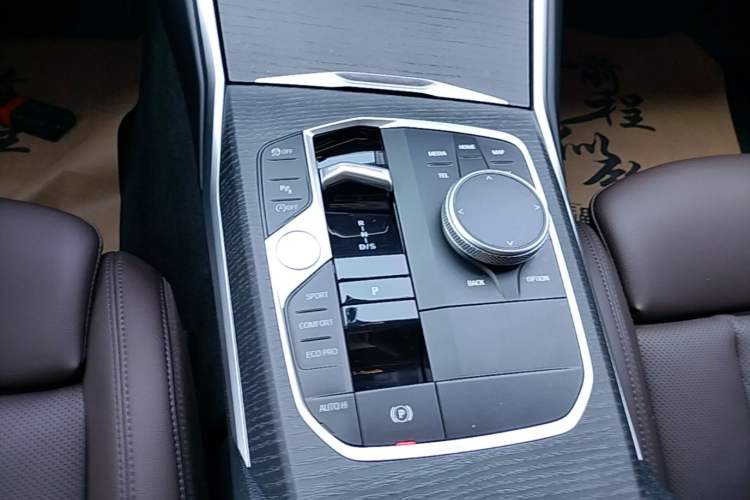 Used BMW 3 Series 2025 325Li M Sport Package Gear Lever