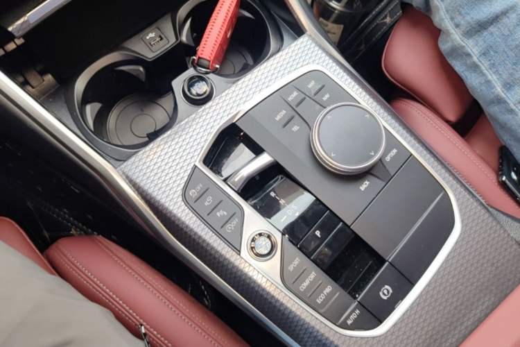 Used BMW 3 Series 2025 330Li M Sport Shadowline Package Gear Lever