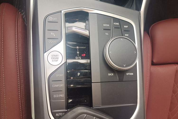 Used BMW 3 Series 2025 325i M Sport Package Gear Lever