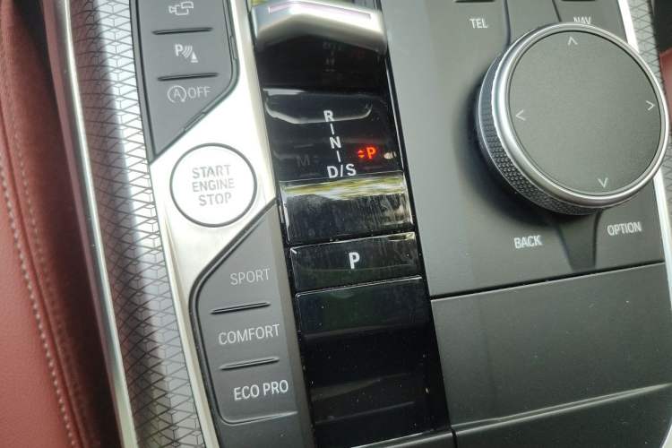 Used BMW 3 Series 2025 330Li M Sport Shadowline Package Gear Lever