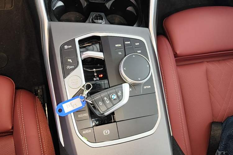Used BMW 3 Series 2025 325i M Sport Package Gear Lever