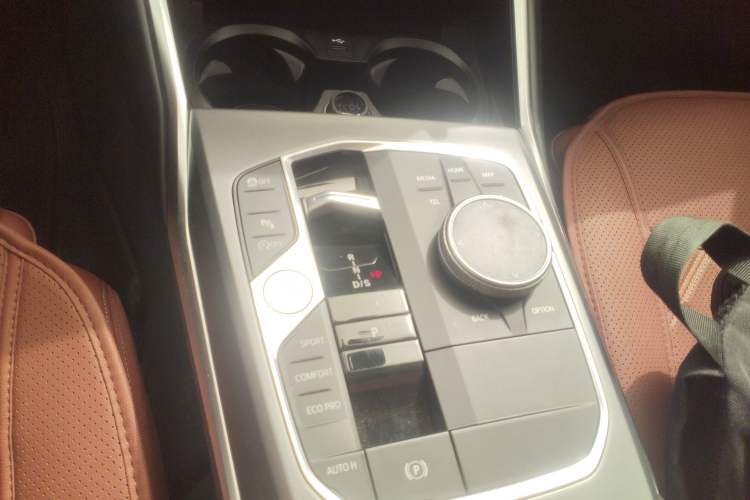 Used BMW 3 Series 2025 325i M Sport Package Gear Lever