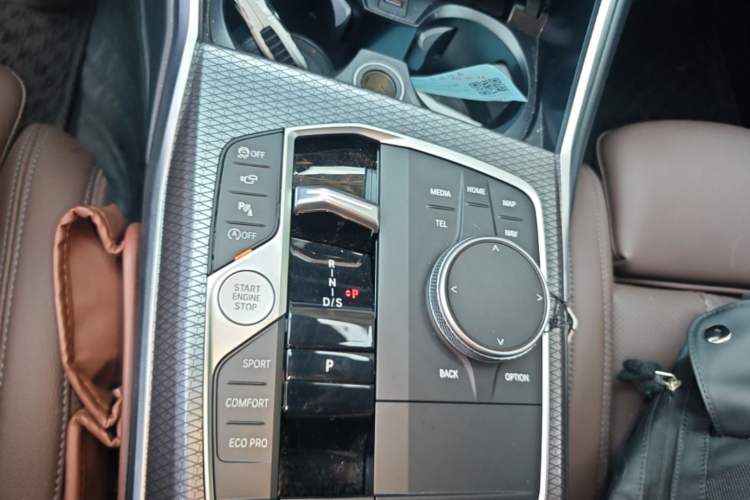 Used BMW 3 Series 2025 330Li M Sport Shadowline Package Gear Lever