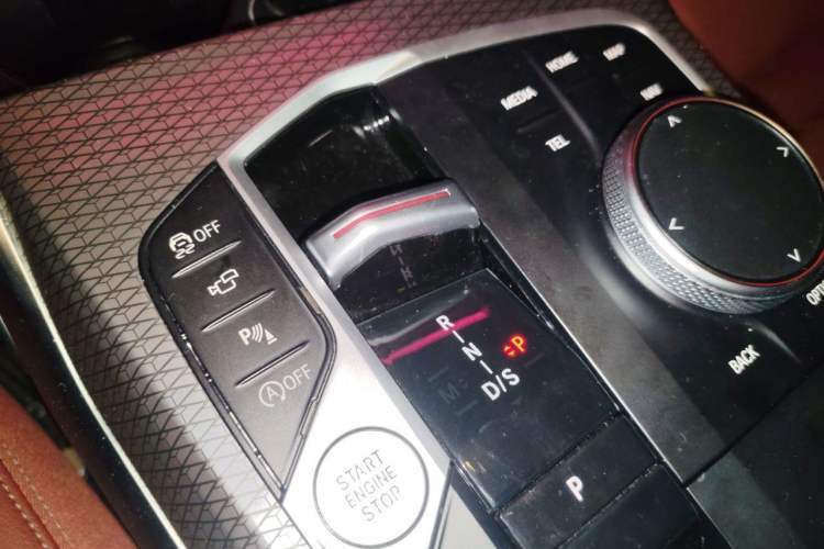 Used BMW 3 Series 2025 330Li M Sport Shadowline Package Gear Lever
