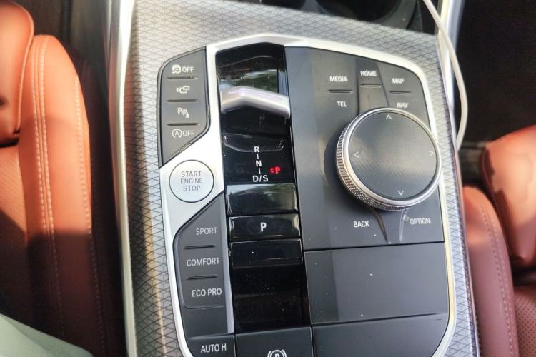 Used BMW 3 Series 2025 330Li M Sport Shadowline Package Gear Lever
