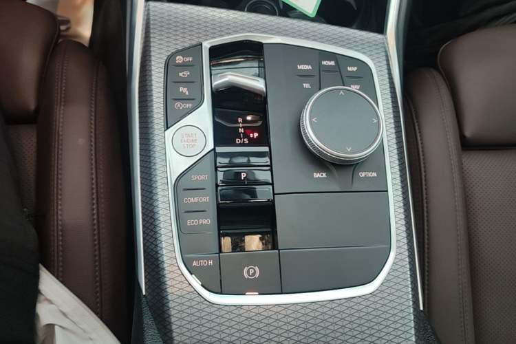 Used BMW 3 Series 2025 330Li M Sport Shadowline Package Gear Lever