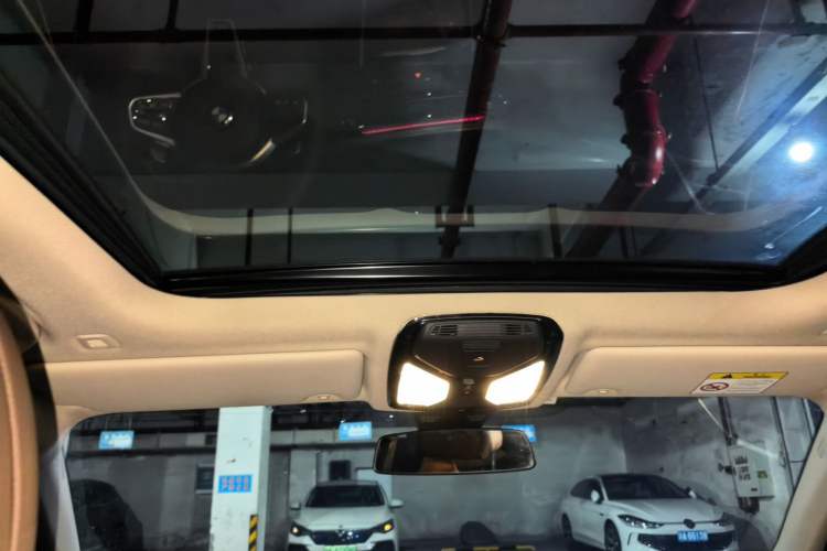 Used BMW 3 Series 2025 330Li M Sport Shadowline Package Headliner
