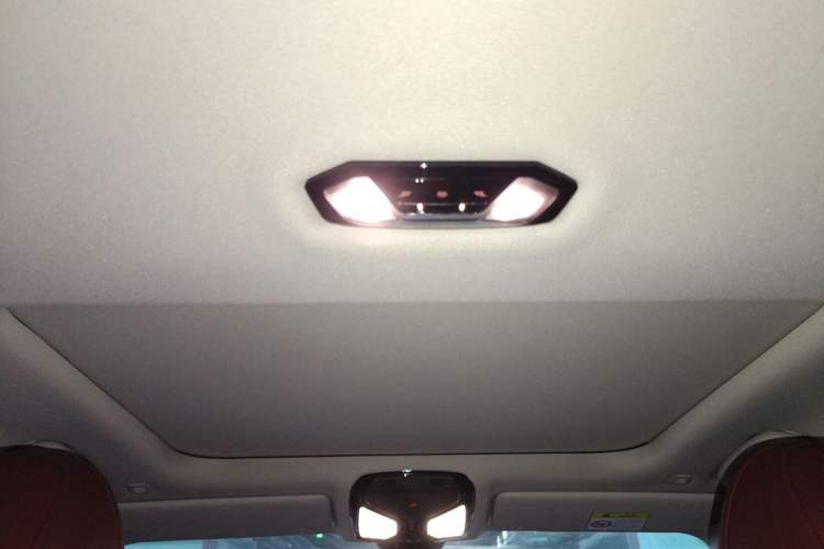 Used BMW 3 Series 2025 325i M Sport Package Headliner