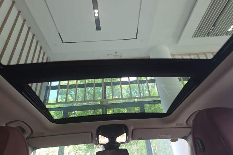 Used BMW 3 Series 2025 330Li M Sport Shadowline Package Headliner