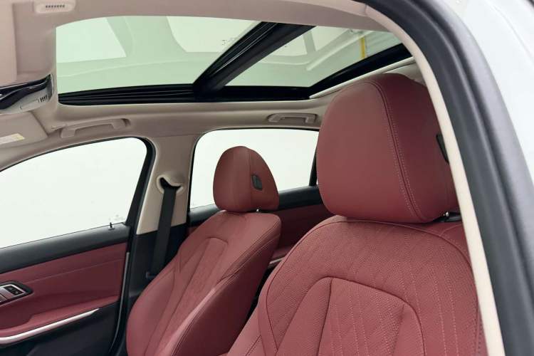 Used BMW 3 Series 2025 330Li M Sport Shadowline Package Headliner