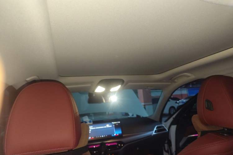 Used BMW 3 Series 2025 330Li M Sport Shadowline Package Headliner