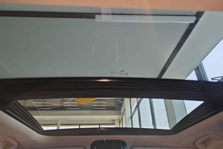 Used BMW 3 Series 2025 330Li M Sport Shadowline Package Headliner