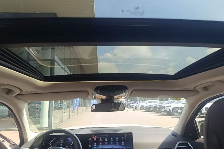 Used BMW 3 Series 2025 330Li M Sport Shadowline Package Headliner