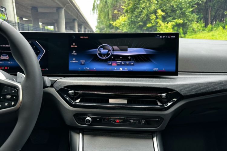 Used BMW 3 Series 2025 325Li M Sport Package Interior 1