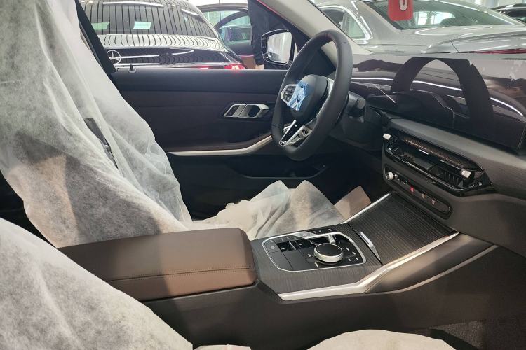 Used BMW 3 Series 2025 325Li M Sport Package Interior 1