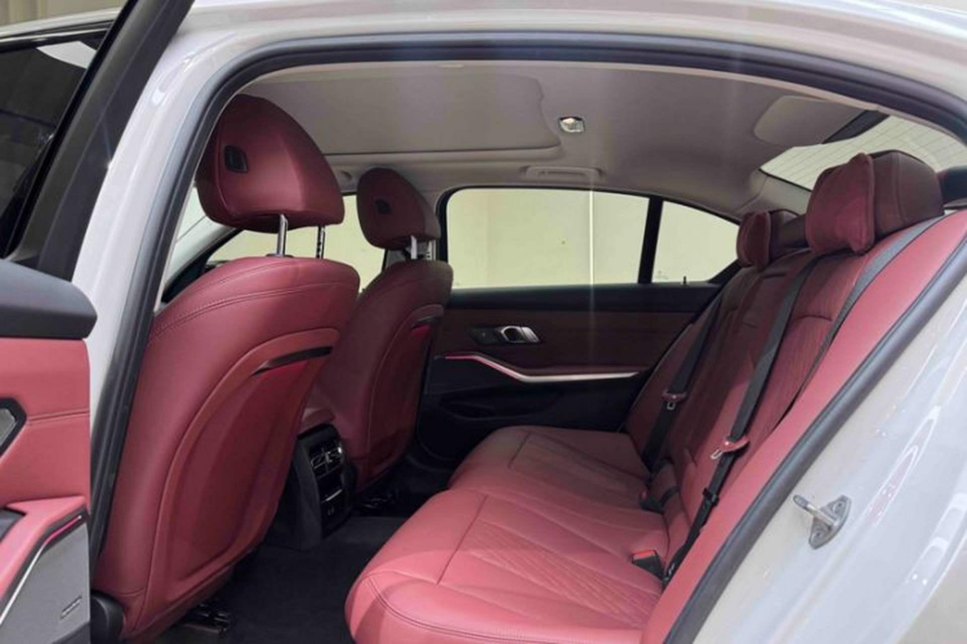 Used BMW 3 Series 2025 330Li M Sport Shadowline Package Interior 1