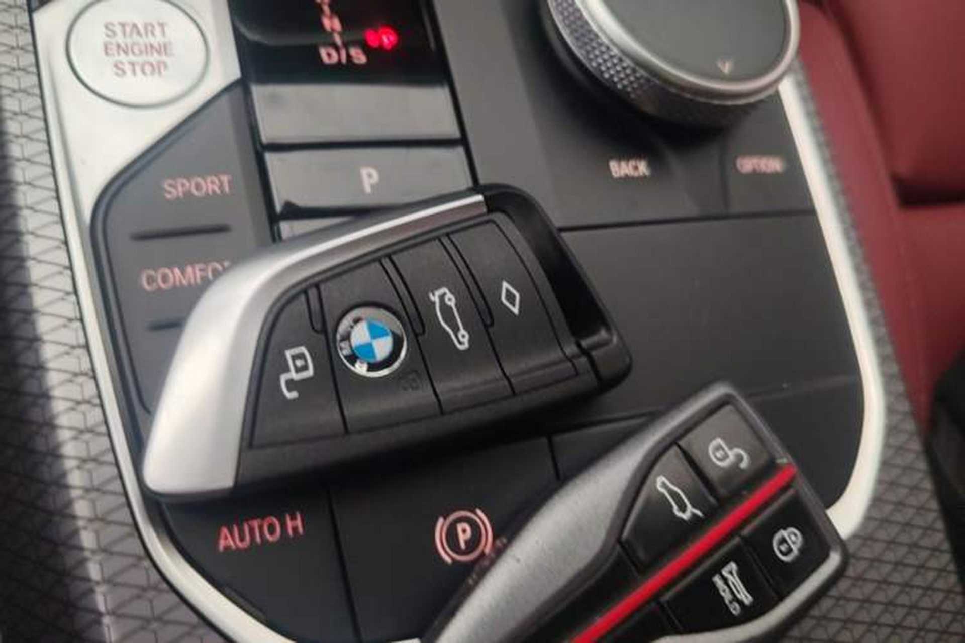 Used BMW 3 Series 2025 330Li M Sport Shadowline Package Interior 1
