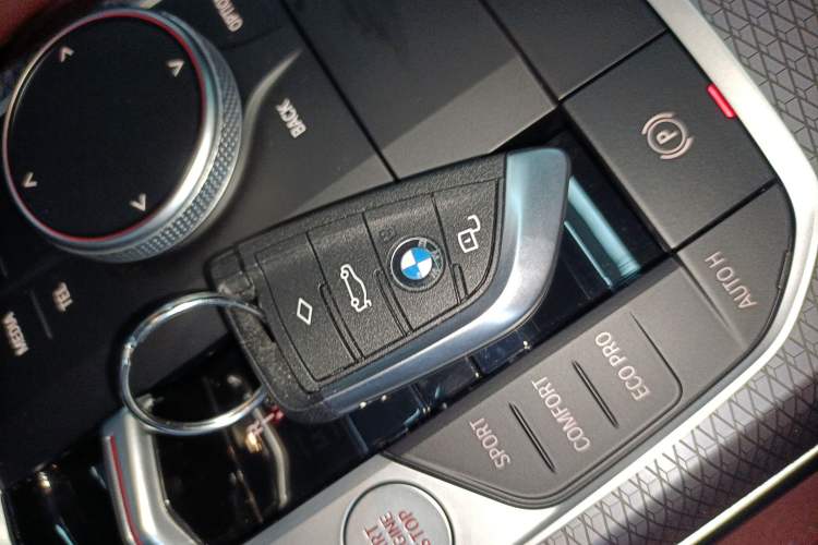 Used BMW 3 Series 2025 330Li M Sport Shadowline Package Interior 1