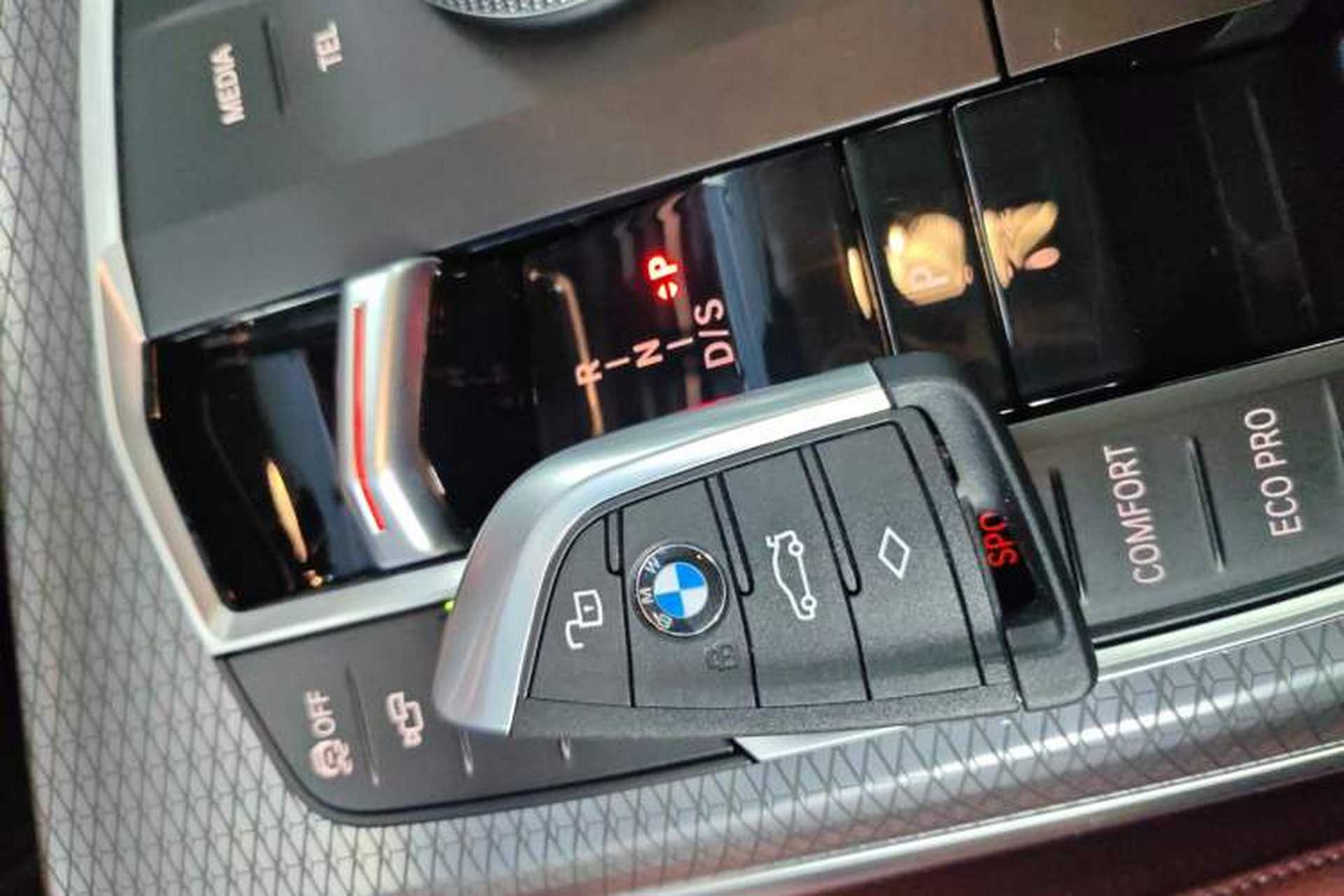 Used BMW 3 Series 2025 330Li M Sport Shadowline Package Interior 1