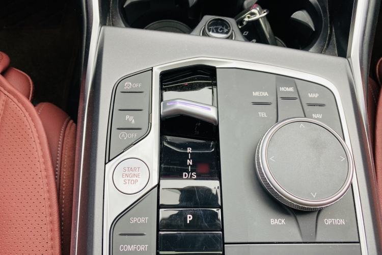 Used BMW 3 Series 2025 325i M Sport Package Interior 10
