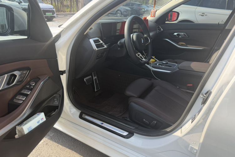 Used BMW 3 Series 2025 325Li M Sport Package Interior 2