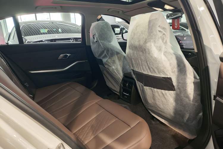 Used BMW 3 Series 2025 325Li M Sport Package Interior 3