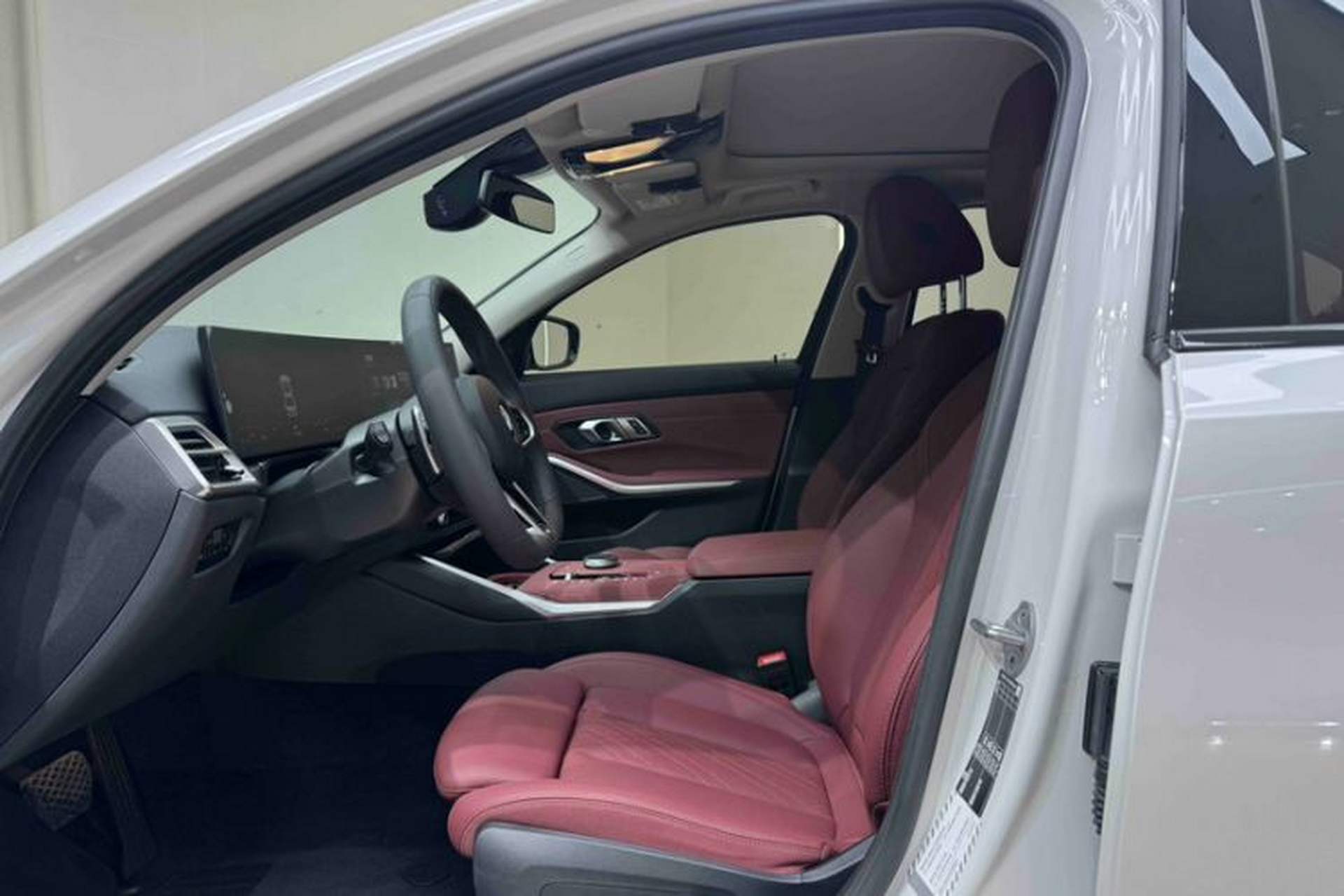 Used BMW 3 Series 2025 330Li M Sport Shadowline Package Interior 3