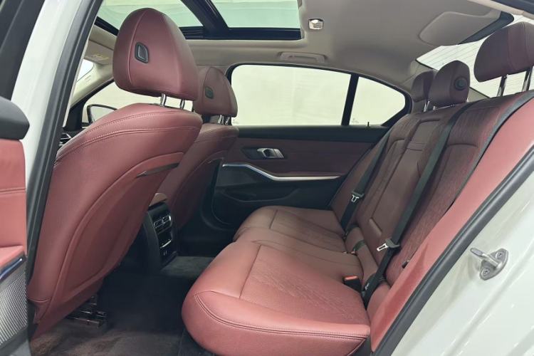 Used BMW 3 Series 2025 325Li M Sport Package Interior 4