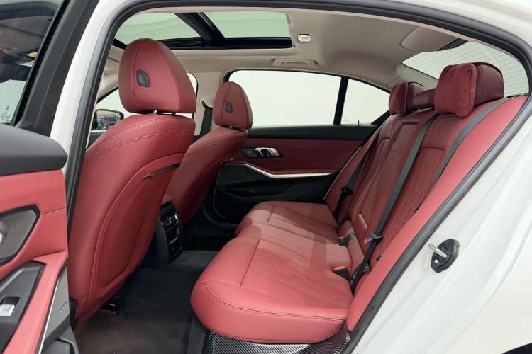 Used BMW 3 Series 2025 330Li M Sport Shadowline Package Interior 4