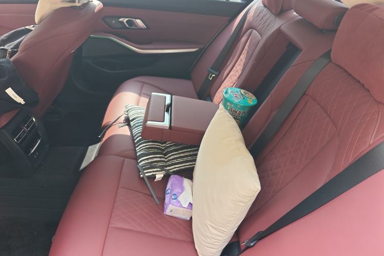 Used BMW 3 Series 2025 330Li M Sport Shadowline Package Interior 4