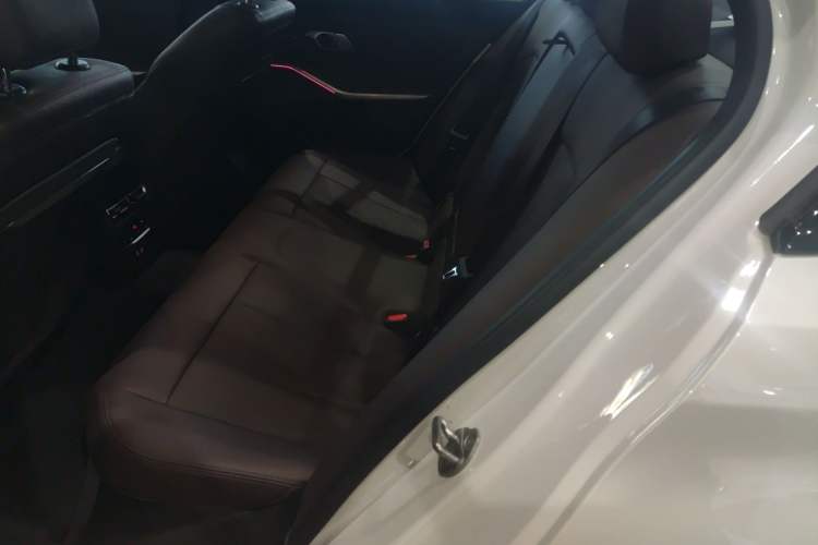 Used BMW 3 Series 2025 330i M Sport Night Edition Package Interior 4