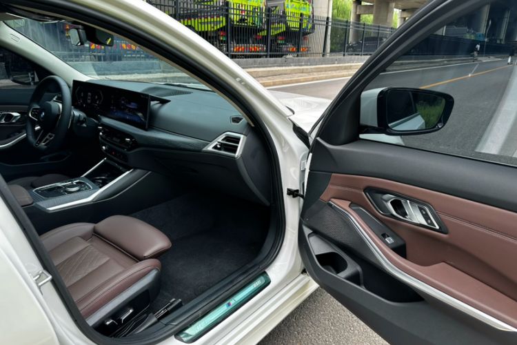 Used BMW 3 Series 2025 325Li M Sport Package Interior 6