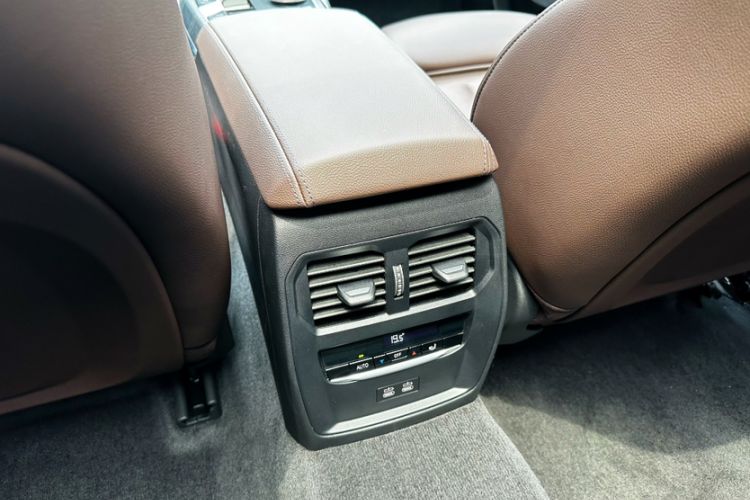 Used BMW 3 Series 2025 325Li M Sport Package Interior 7