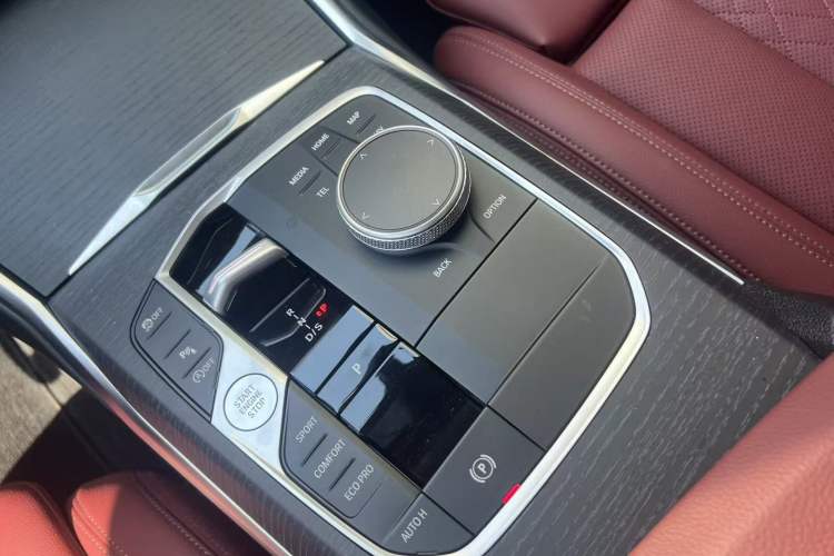 Used BMW 3 Series 2025 325Li M Sport Package Interior 7
