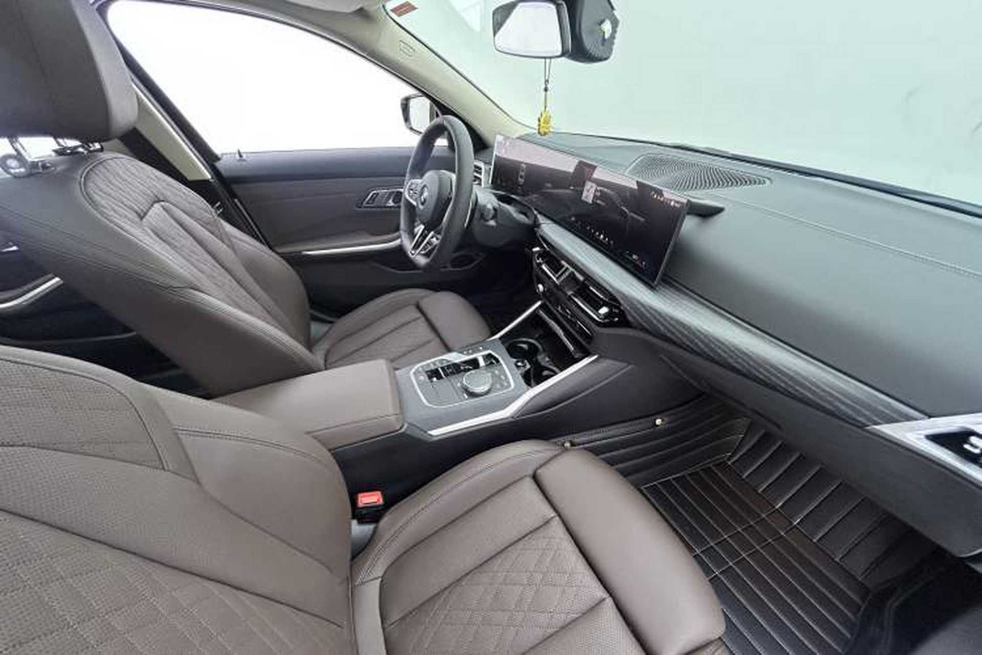 Used BMW 3 Series 2025 325Li M Sport Package Interior 8