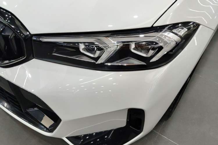 Used BMW 3 Series 2025 330Li M Sport Shadowline Package Left Front Headlight