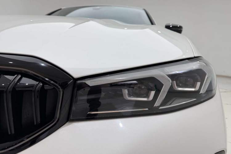 Used BMW 3 Series 2025 330Li M Sport Shadowline Package Left Front Headlight