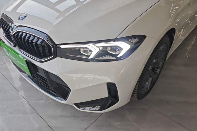 Used BMW 3 Series 2025 330Li M Sport Shadowline Package Left Front Headlight