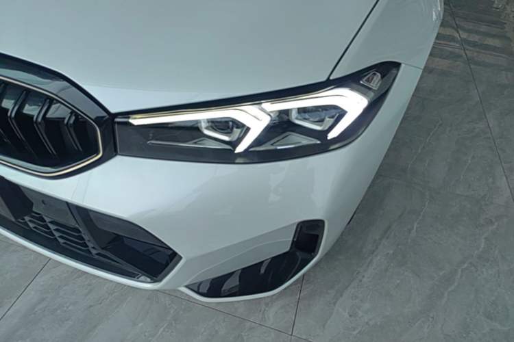 Used BMW 3 Series 2025 330Li M Sport Shadowline Package Left Front Headlight