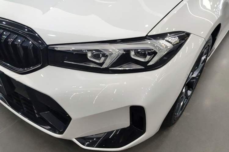 Used BMW 3 Series 2025 330Li M Sport Shadowline Package Left Front Headlight