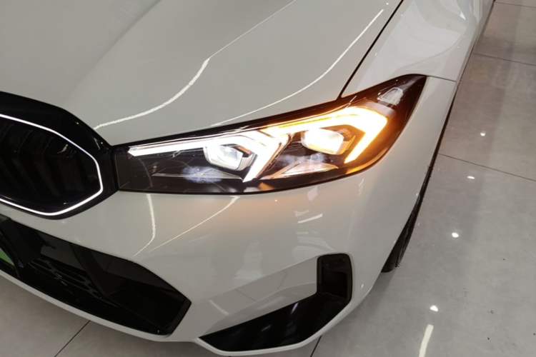 Used BMW 3 Series 2025 330Li M Sport Shadowline Package Left Front Headlight