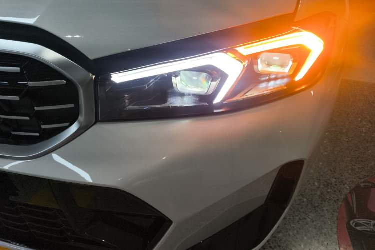 Used BMW 3 Series 2025 325Li M Sport Package Left Front Headlight