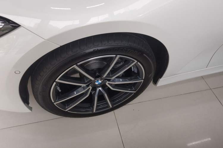 Used BMW 3 Series 2025 325Li M Sport Package Left Front Wheel Hub